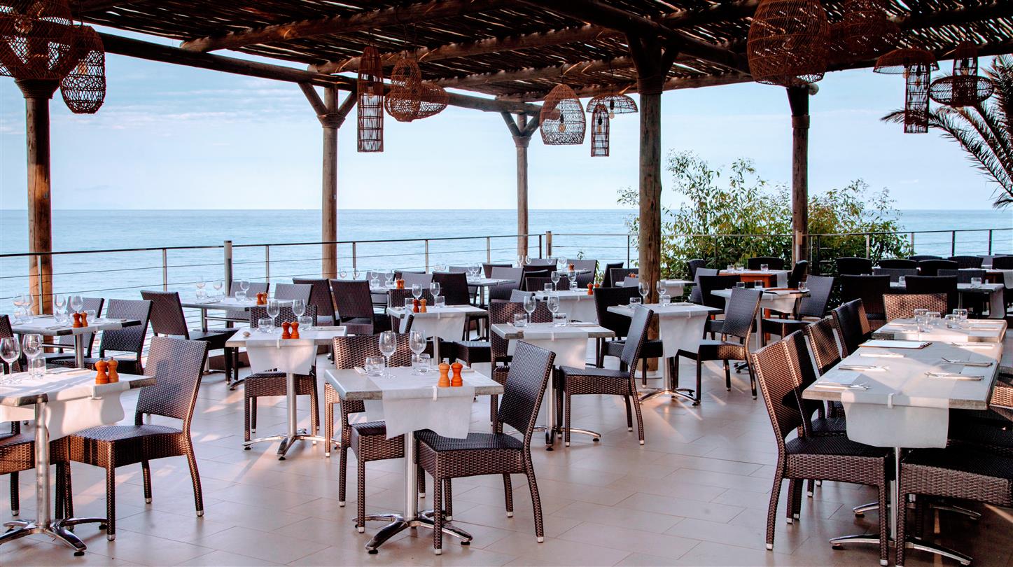 Aleria restaurant met zeezicht, terras geopend van mei tot september - Domaine de Bagheera