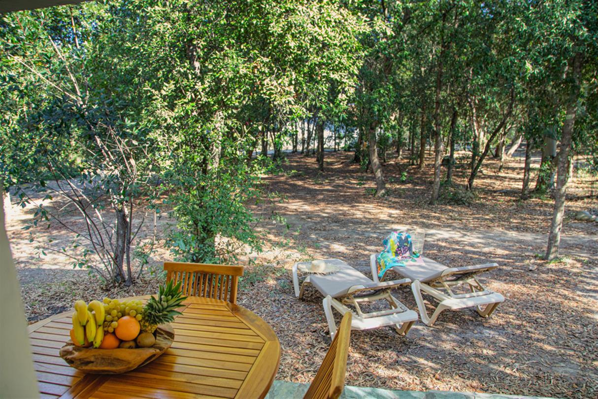 Villa Type B1 - Mini villa verhuur op naturistencamping Corsica, 4-sterren camping 