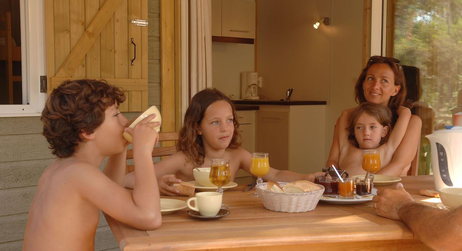 Naturistencamping Corsica - Uw naturistische familievakantie tussen Bastia en Porto Vecchio