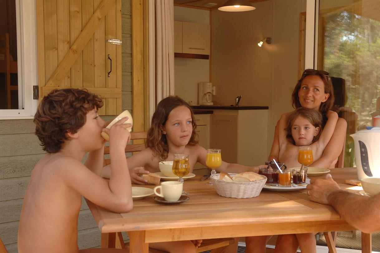 Naturistencamping Corsica - Uw naturistische familievakantie tussen Bastia en Porto Vecchio