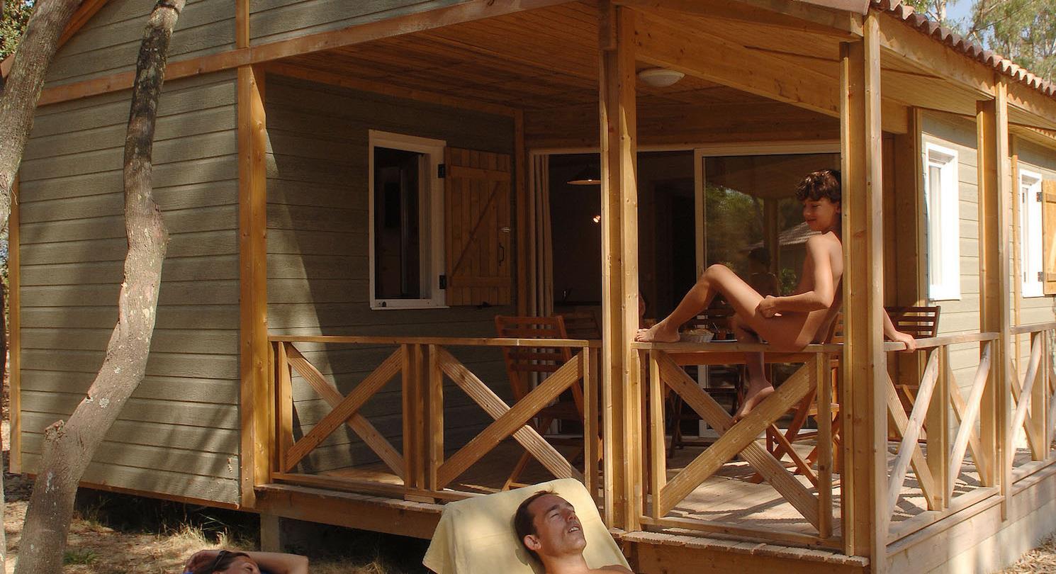 Naturistische vakanties in een chalet aan de Middellandse Zee - Camping Corse