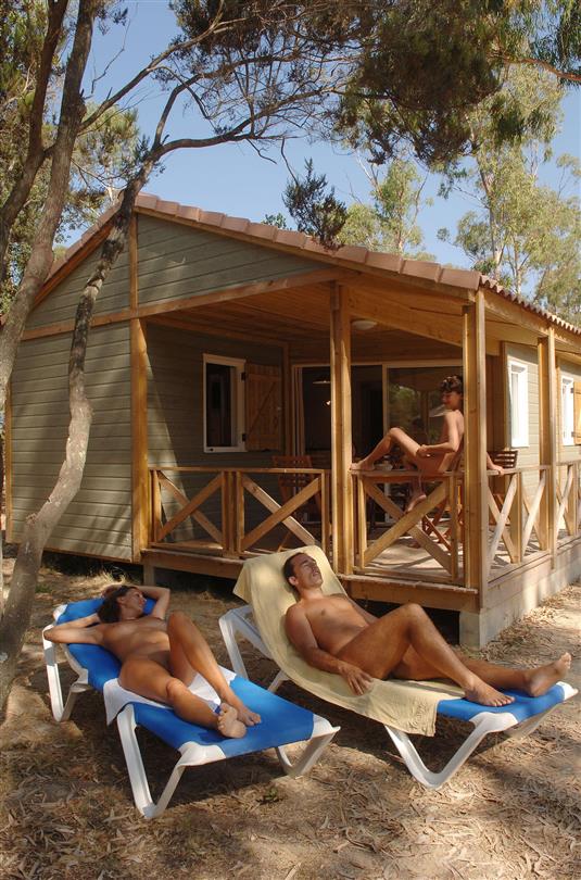 Naturistische vakanties in een chalet aan de Middellandse Zee - Camping Corse