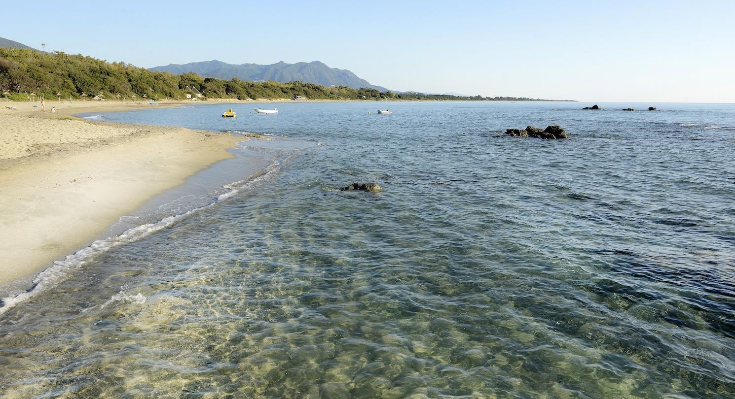 Corsica Bravone strand - Corsicaanse naturistencamping