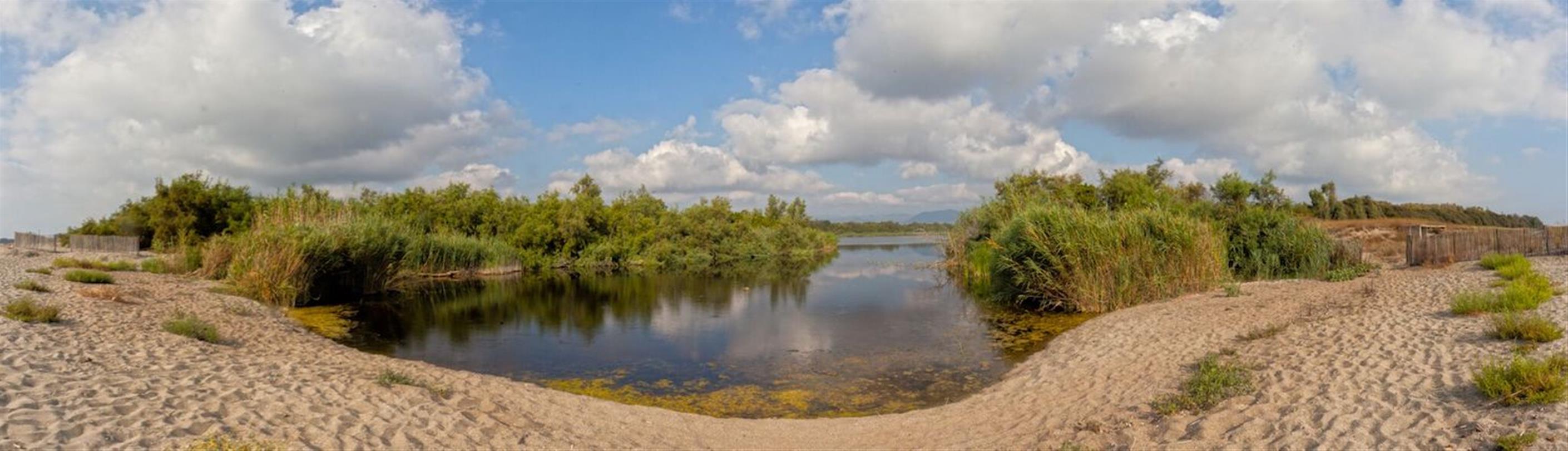 Vijver U Stagnolu - Domaine de Bagheera, Corsicaans naturistisch vakantiedorp