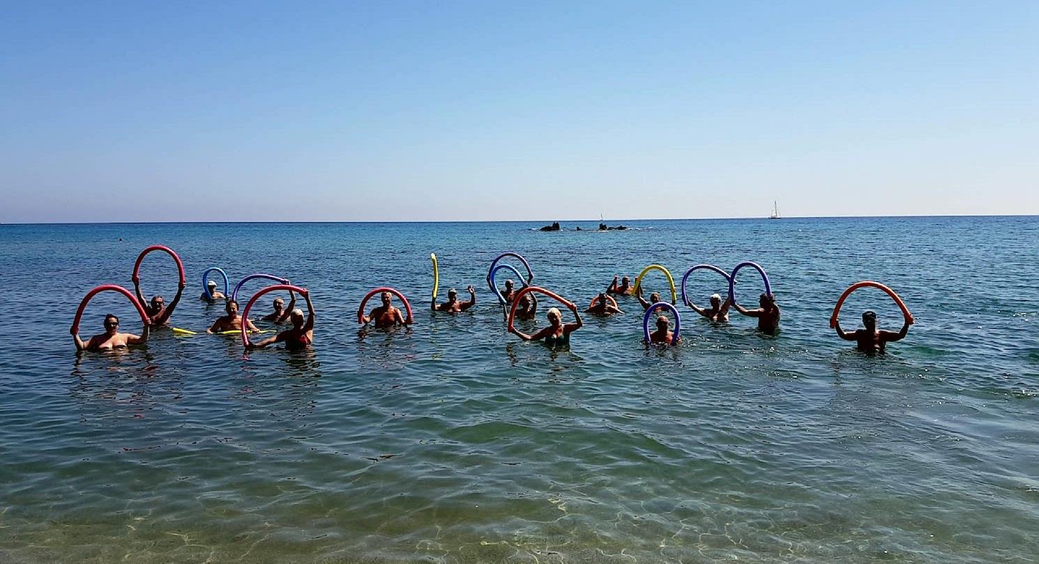 Aquagym op de naturistencamping Corsica, 4-sterren Bagheera vlakbij de Corsicaanse naturistenstranden