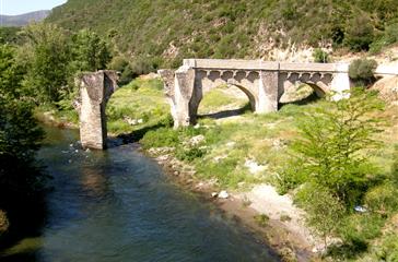 Ponte Novo tussen Bastia en Corte - Domaine de Bagheera, naturisme Corsica