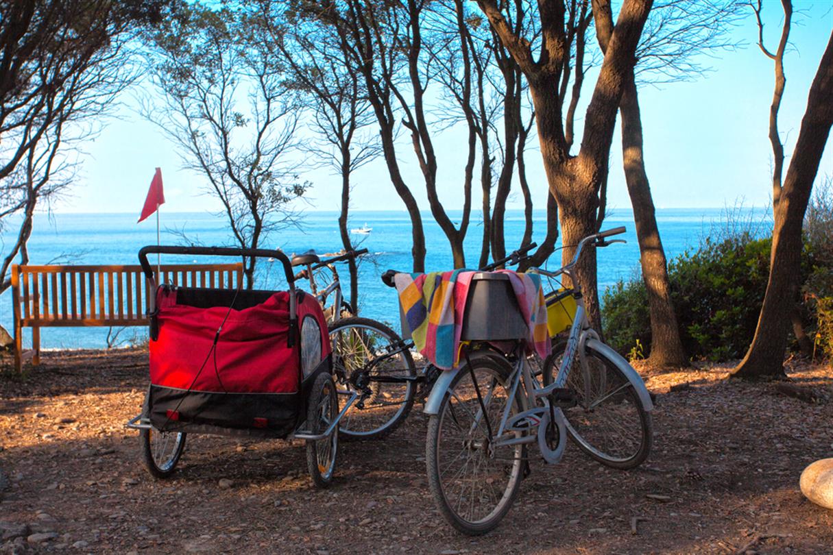 Camping met uitzicht op de Middellandse Zee - naturistencamping Corsica