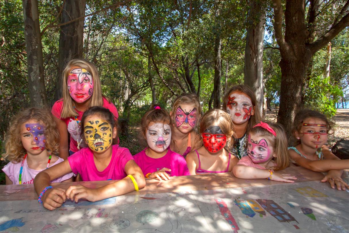 Gratis make-up workshop voor kinderen - Bagheera camping bij Porto Vecchio, Corsica naturistencamping