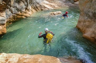 Excursie naar de canyons van Corsica - naturistencamping Corsica