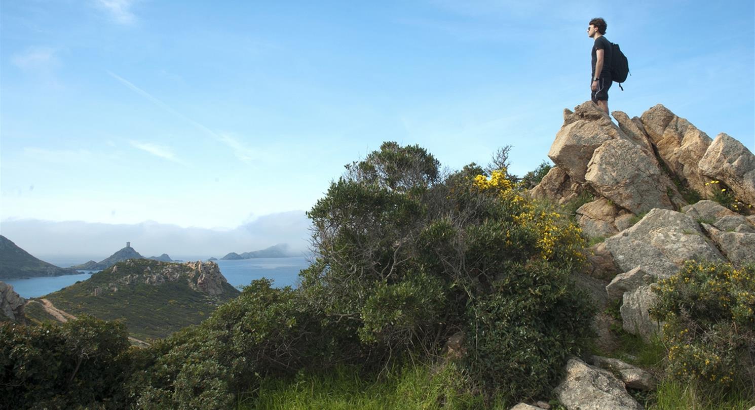Wandel naar de bloeddorstige eilanden - Domaine de Bagheera, Corsicaanse naturistencamping Fotocredit JC Attard