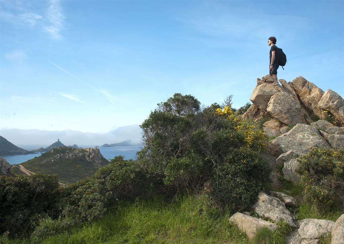 Wandel naar de bloeddorstige eilanden - Domaine de Bagheera, Corsicaanse naturistencamping Fotocredit JC Attard