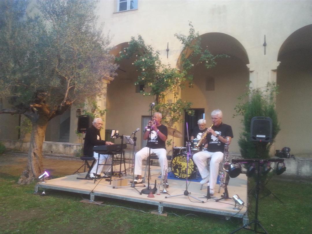 Jean Dionisi Jazz Band-concert op Domaine de Bagheera, naturistencamping Corsica