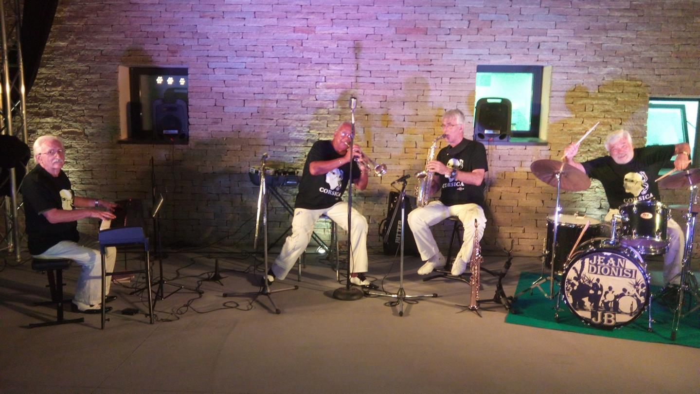 Jean Dionisi Jazz Band-concert op Domaine de Bagheera, naturistenresidentie op Corsica