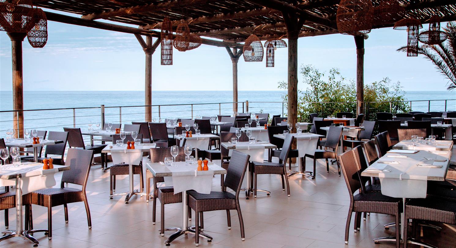 Aleria restaurant met zeezicht, terras geopend van mei tot september - Domaine de Bagheera