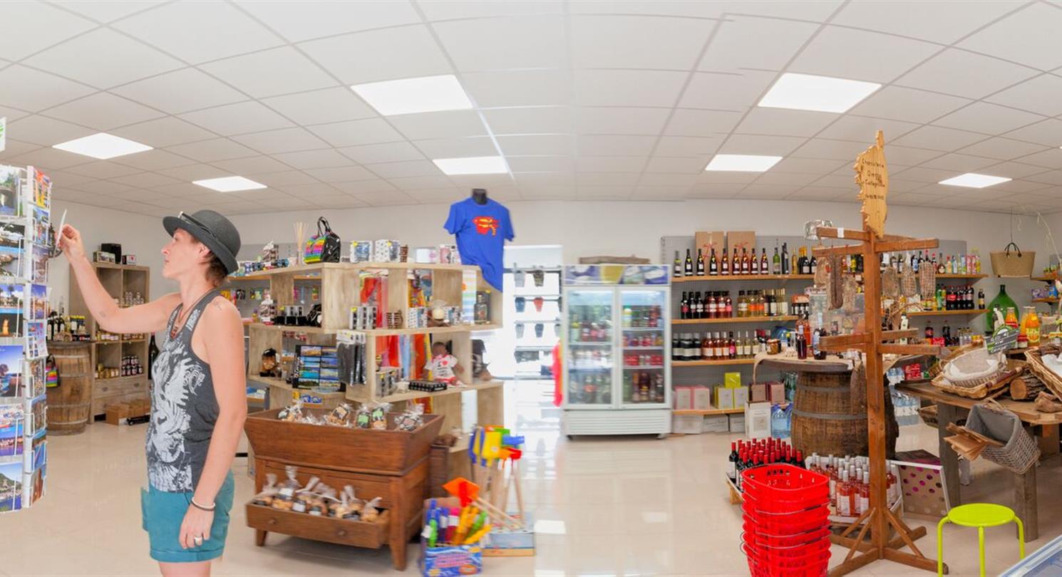 Mini market - Domaine de Bagheera en Corse