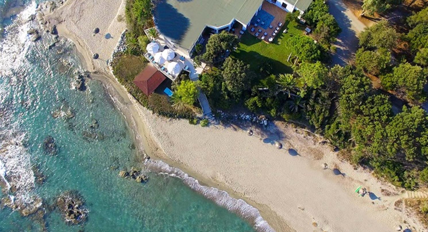 Camping met uitzicht op de Middellandse Zee - naturistencamping Corsica