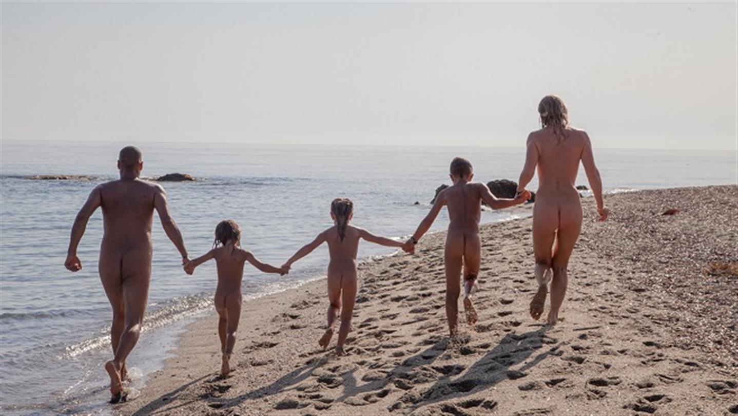 Familieverblijf in een naturistendomein op Corsica, aan de Middellandse Zee - Domaine de Bagheera