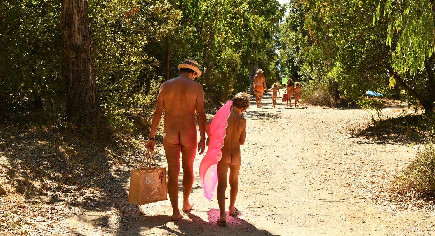 Kampeerplaatsen aan zee 4 sterren Corsica, Linguizzetta - Domaine de Bagheera