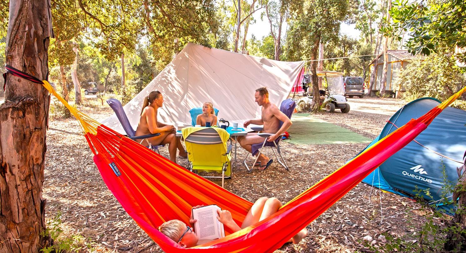 Naturistencamping aan zee 4 Toiles Corse, Linguizzetta - Domaine de Bagheera