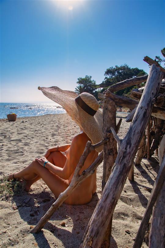 Familieverblijf in een naturistendomein op Corsica, aan de Middellandse Zee - Domaine de Bagheera